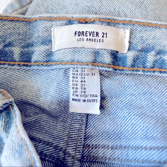 Jean Shorts F21 Crossover button/zipper - Picture 2 of 3